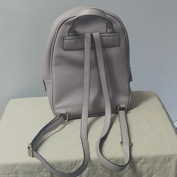 3for30!!! Call it spring mini backpack - Picture 2 of 7